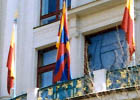 Tibetská vlajka na Magistrátu Hl. města Prahy, 10. 3. 2005, foto: Eva Jančíková