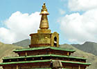 Gungthang čhörten v klášteře Labrang Tašikhjil v Amdu, foto Ľ. Sklenka