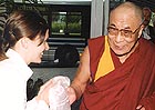 Přílet J.S. dalajlamy do Prahy, 29. 6. 2002, foto H. Rysová