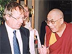 Přílet J.S. dalajlamy do Prahy, 29. 6. 2002, foto H. Rysová