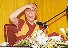 veřejná přednáška J.S. dalajlamy v Praze, 3. 7. 2002, foto H. Rysová