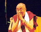 veřejná přednáška J.S. dalajlamy v Praze, 3. 7. 2002, foto H. Rysová